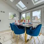 Spacious Nottingham Abode - Sleeps 16