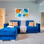 Spacious Nottingham Abode - Sleeps 16