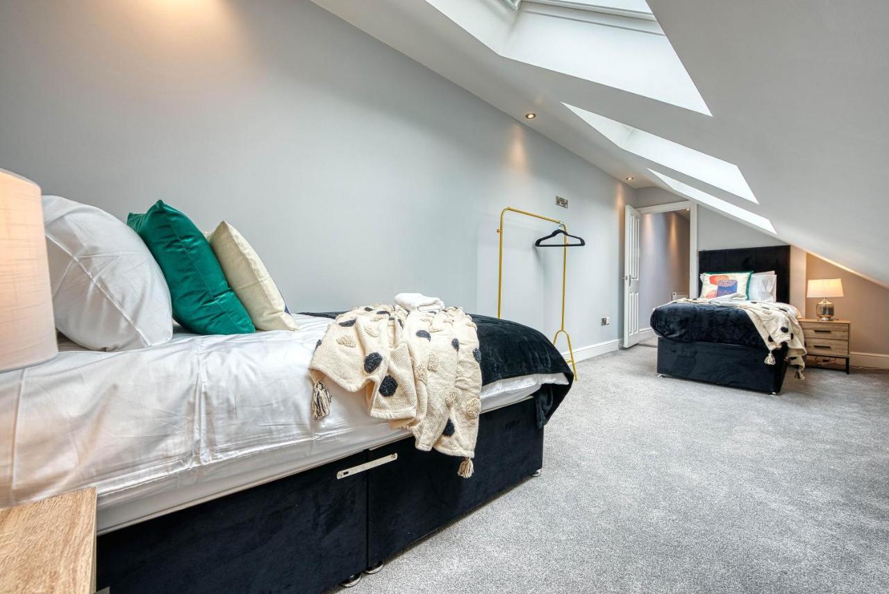 Spacious Abode - Sleeps 16 Nottingham
