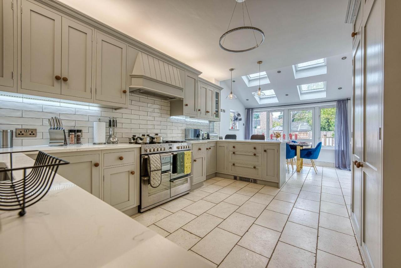 Spacious Abode - Sleeps 16