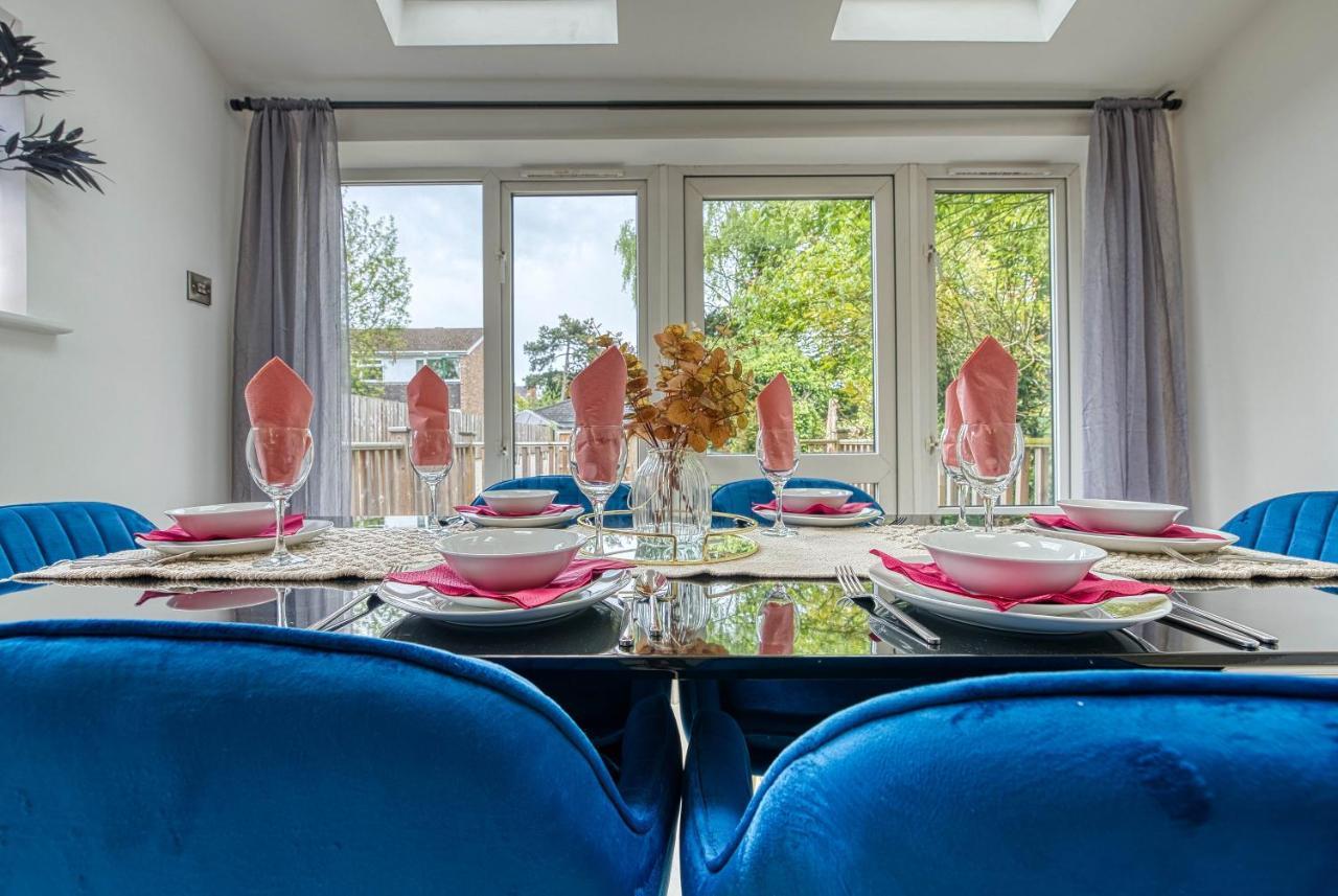 Apartment Spacious Abode - Sleeps 16 *